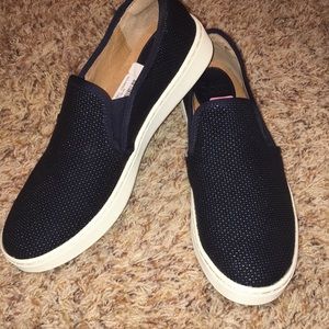 Söft women slip on shoes.